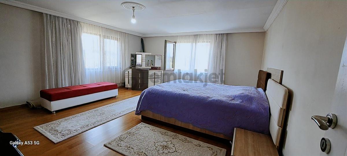 Karapürçek'te 945 M2 Arsa İçinde Satılık 2 Katlı Müstakil Ev - 32