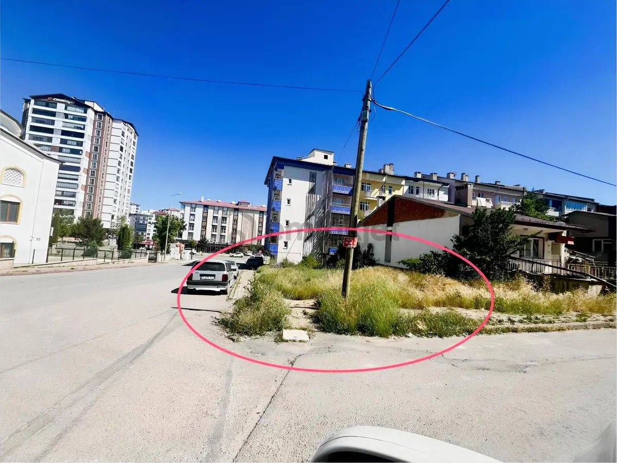 Atacan,dan Kılavuz Da Köşe Parsel - 3