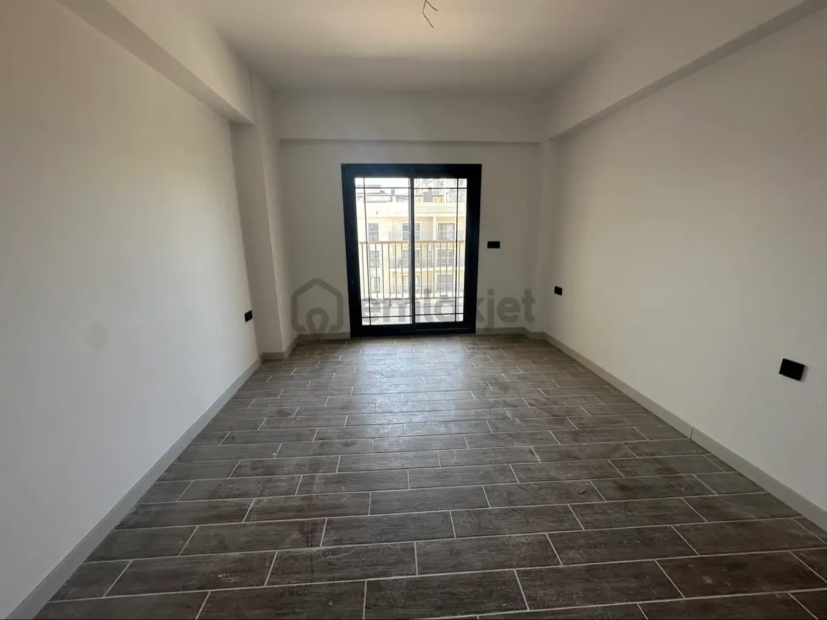 Gaziemir Beyazevler'de Havuz Cepheli Sıfır 4+1 Kiralık Daire - 21