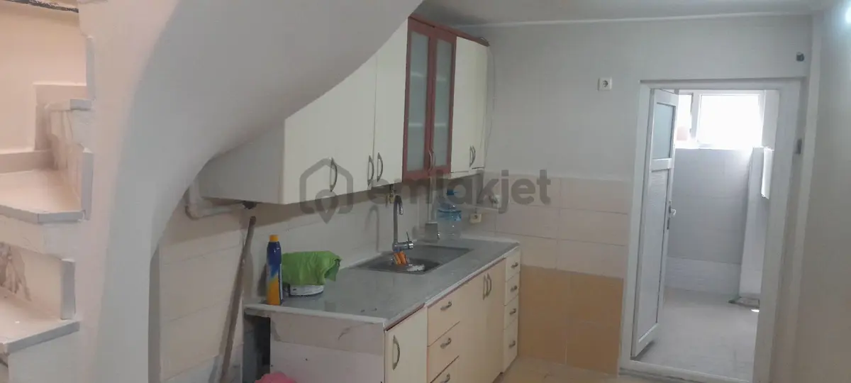 3.katlı Satılık Müstakil Ev - 8