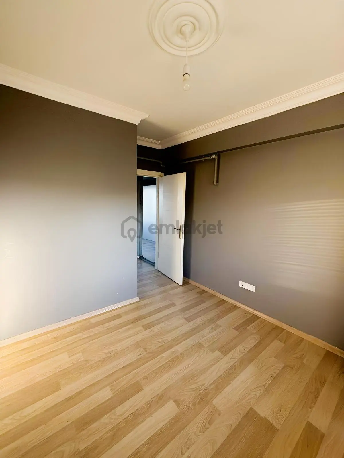 Samatya Sahilde Deniz Manzaralı Sıfır 1+1 Balkonlu Daire - 16