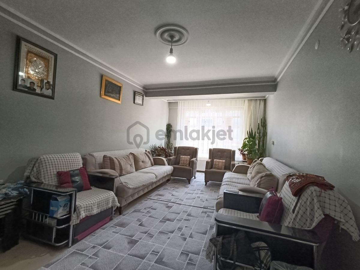 Rota'dan Bahçelievler'de Geniş Ve Bakımlı 2+1 - 2