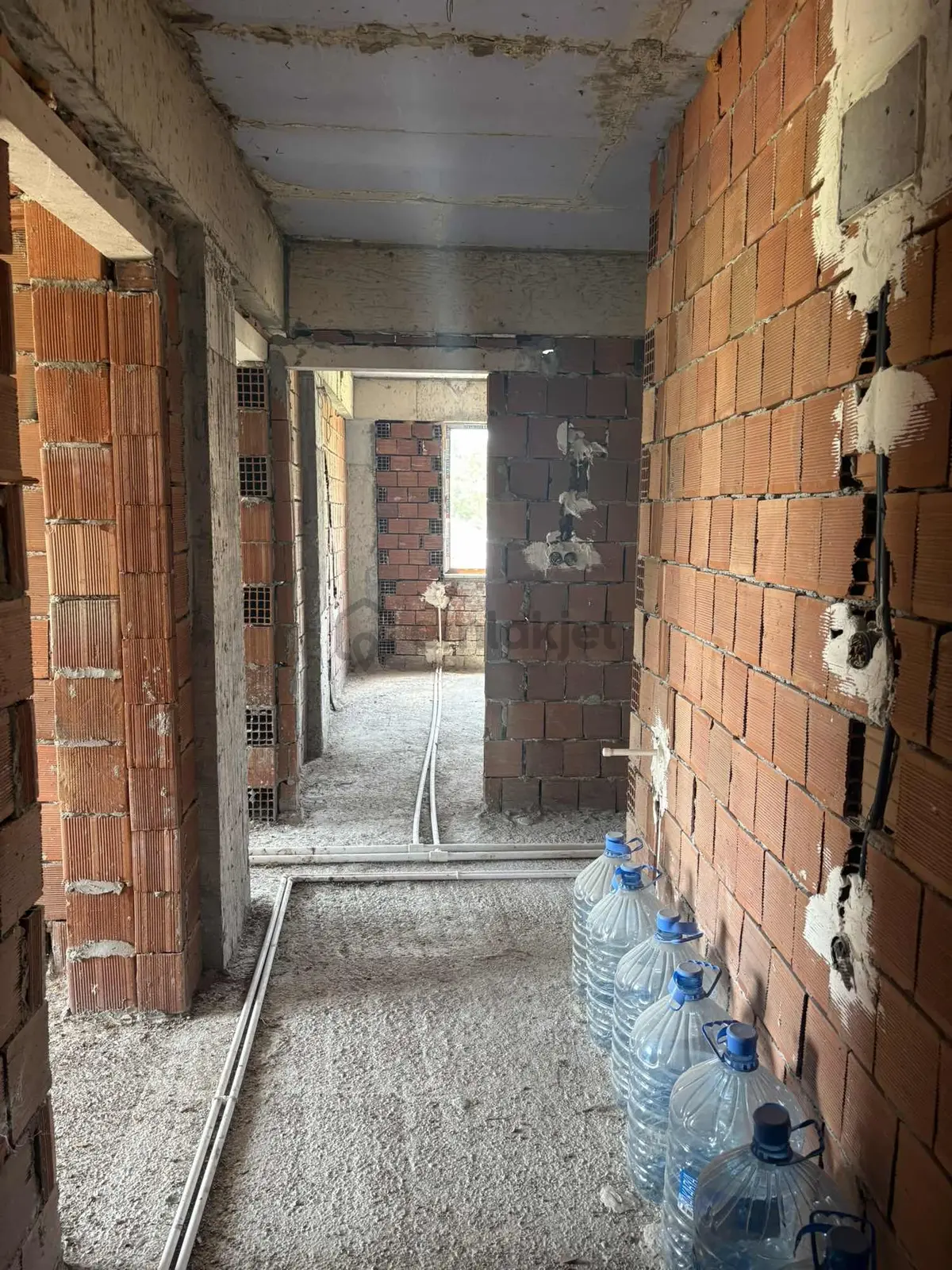 Erenler'de 285 M2 Arsa İçerisinde Çift Daireli Müstakil Ev - 21