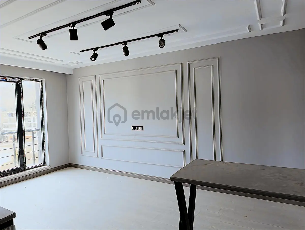 Körfezde 2. Katda Kiralık Geniş 1+1 Daire Cam Balkonlu !!! - 30