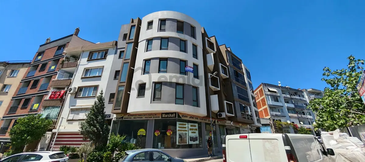 Bornova Merkezde Kiralık 2+1 Ara Kat Daire