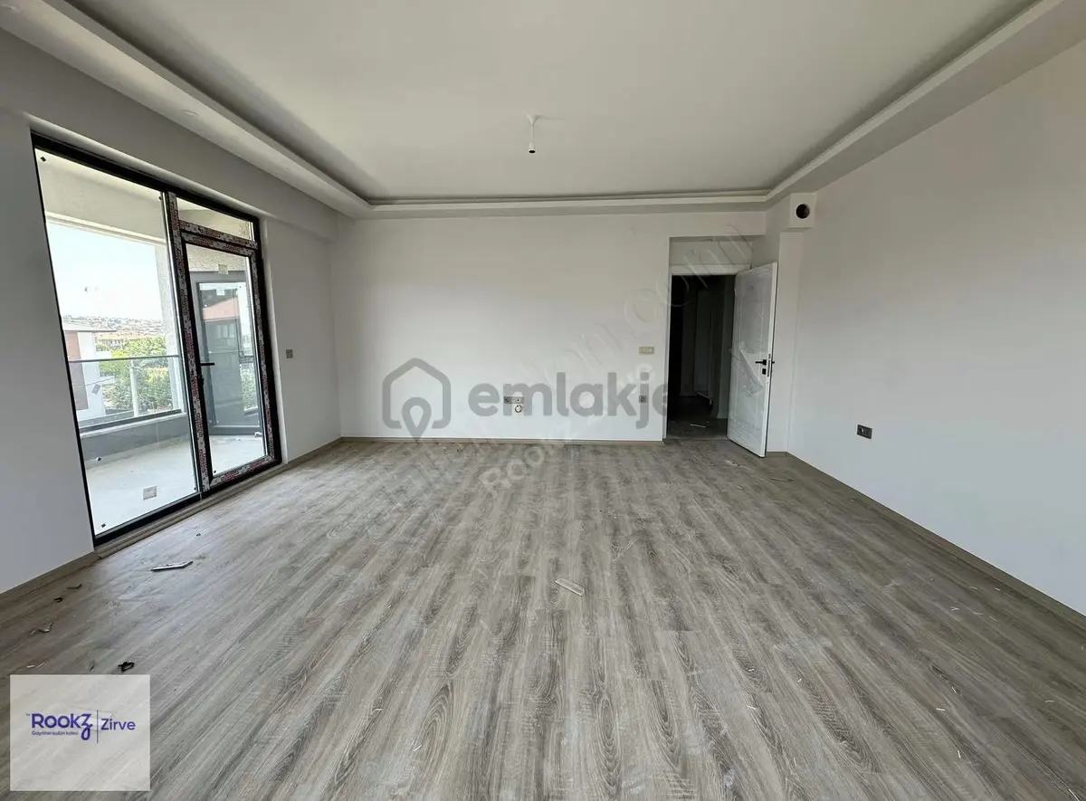 Dere Mahallesinde Geniş 3+1 Ara Kat Lüks Sıfır Daire - 18