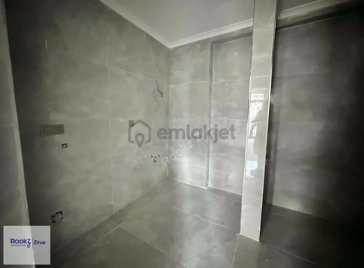 Dere Mahallesinde Geniş 3+1 Ara Kat Lüks Sıfır Daire - 10