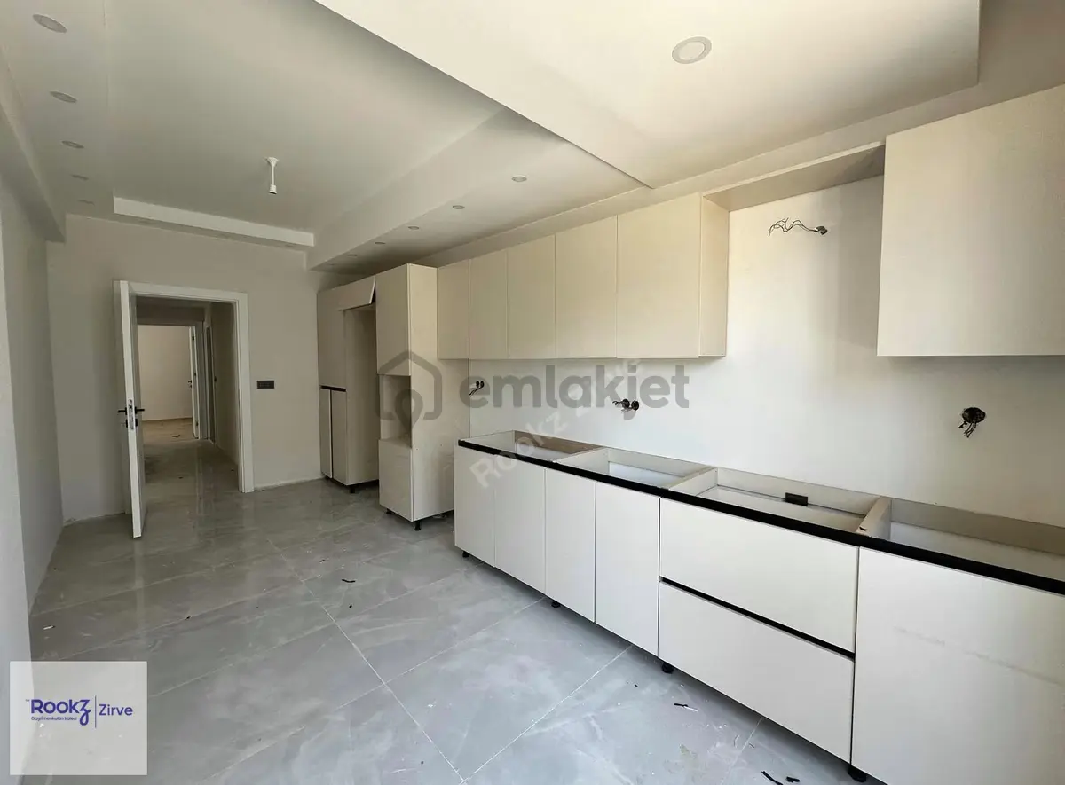 Dere Mahallesinde Geniş 3+1 Ara Kat Lüks Sıfır Daire - 4