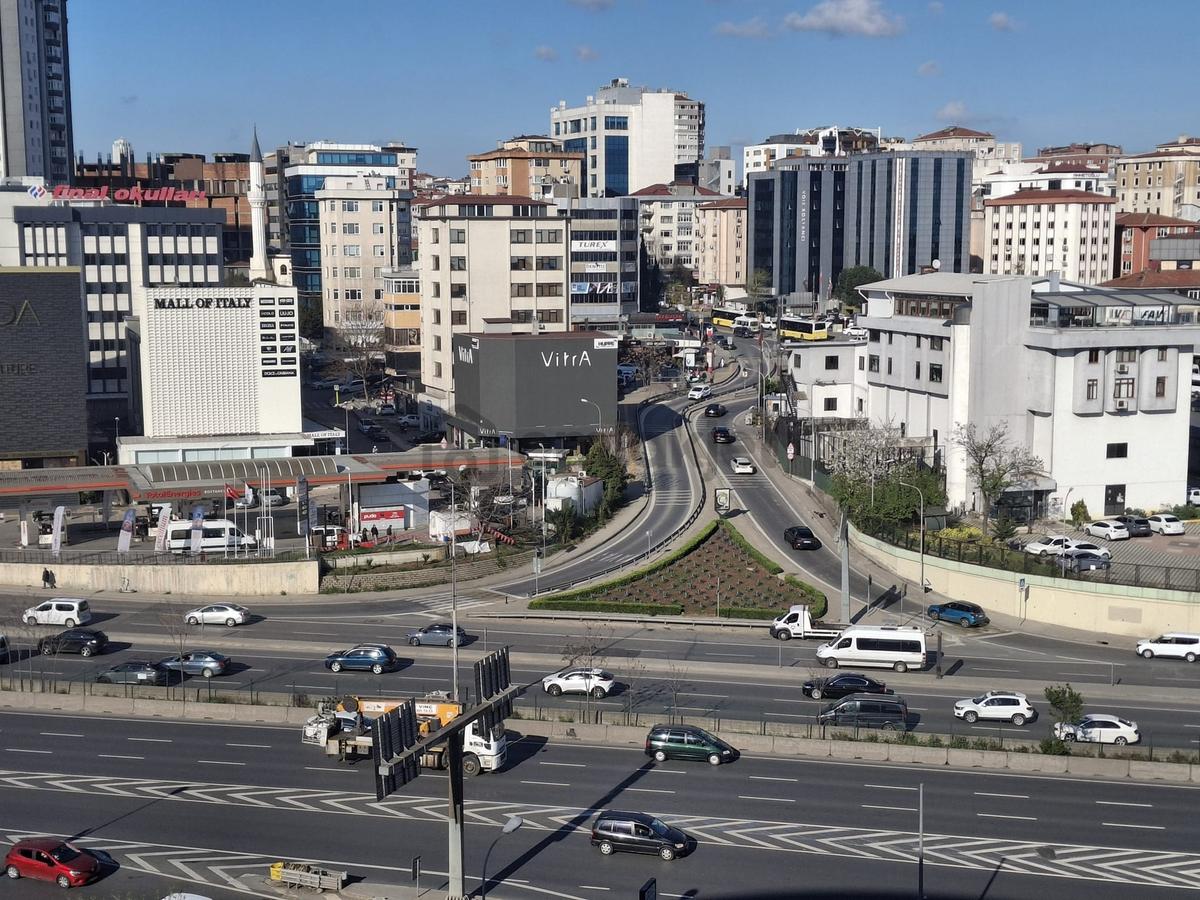 Mutluol Proje'den Bostancı E-5 Üzerinde Kiralık Ofis Net 175 M2 - 4