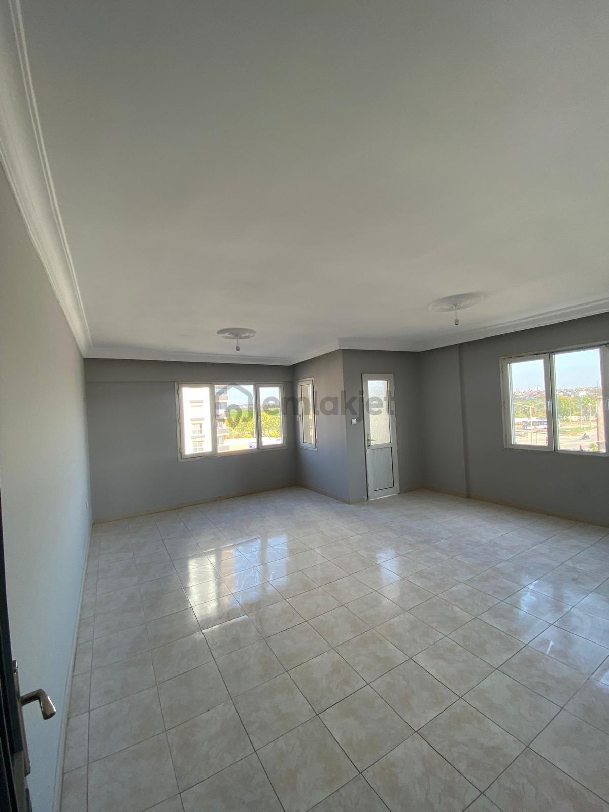 Ulubatlı Hasan'da Geniş Balkonlu 3+1 Kiralık Daire - 10