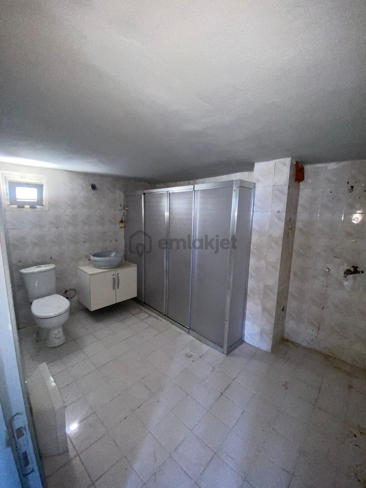 Ulubatlı Hasan'da Geniş Balkonlu 3+1 Kiralık Daire - 17