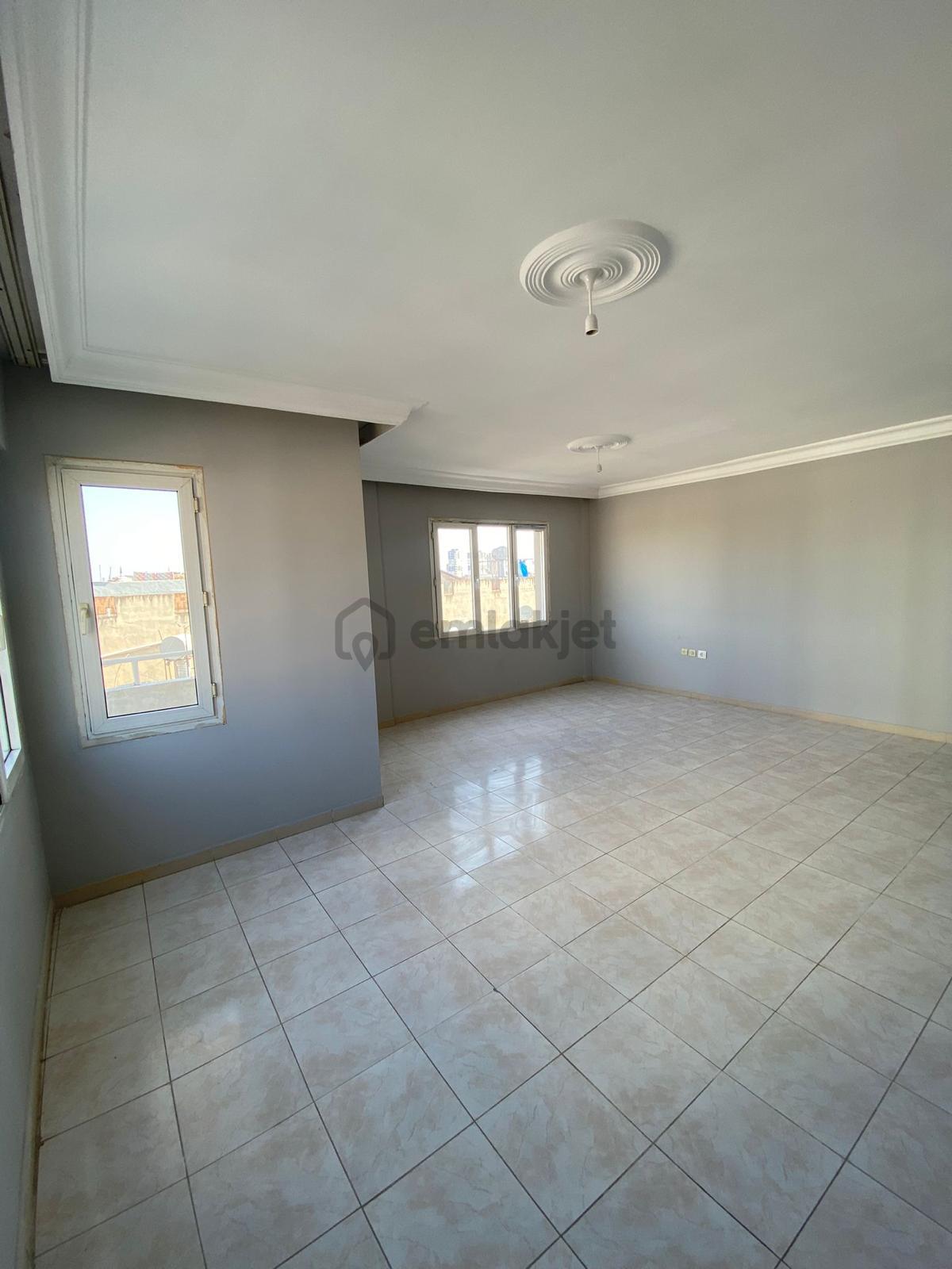 Ulubatlı Hasan'da Geniş Balkonlu 3+1 Kiralık Daire - 19