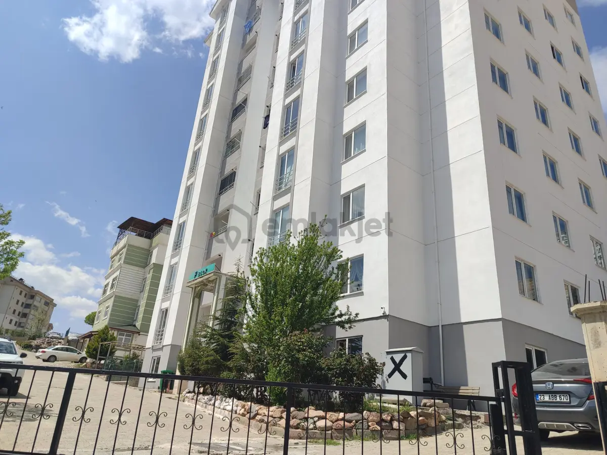 Abdullahpaşa Mah Üst Yol Sefa Sitesinde 3+1 Yeni Ara Kat Daire - 29