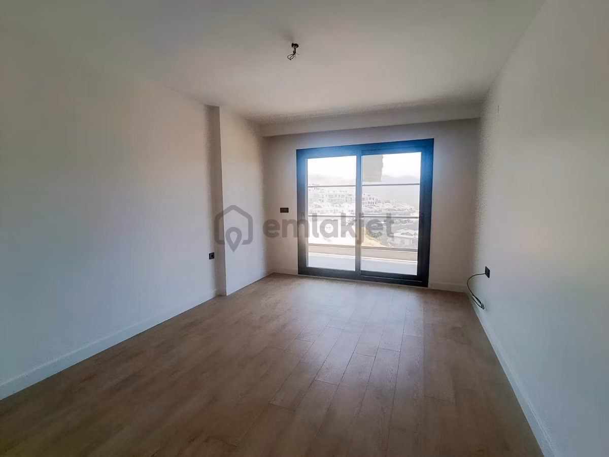 Selçuk 14 Mayıs Mahallesi'nde Satılık Lüx 3+1 Daire - 8