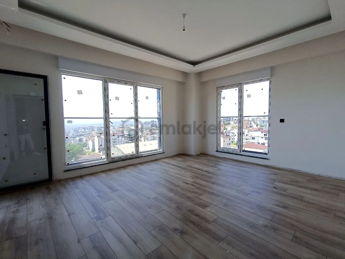 Mutlukent'te Cadde Üstü Ebeveyn Banyolu 2+1 Daire - 2