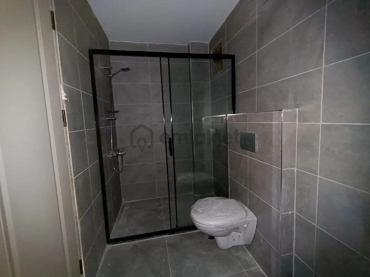 Mutlukent'te Cadde Üstü Ebeveyn Banyolu 2+1 Daire - 6
