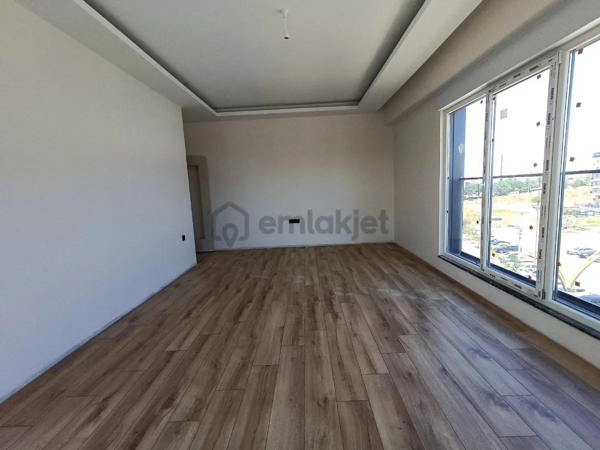 Mutlukent'te Cadde Üstü Ebeveyn Banyolu 2+1 Daire - 7