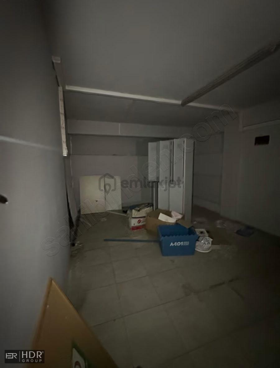 Maltepe'de Kiralık Dükkan - 9