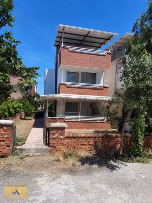 Denize 300metre Uzaklıkta Bahçeli Site İçersinde Trıplex - 18