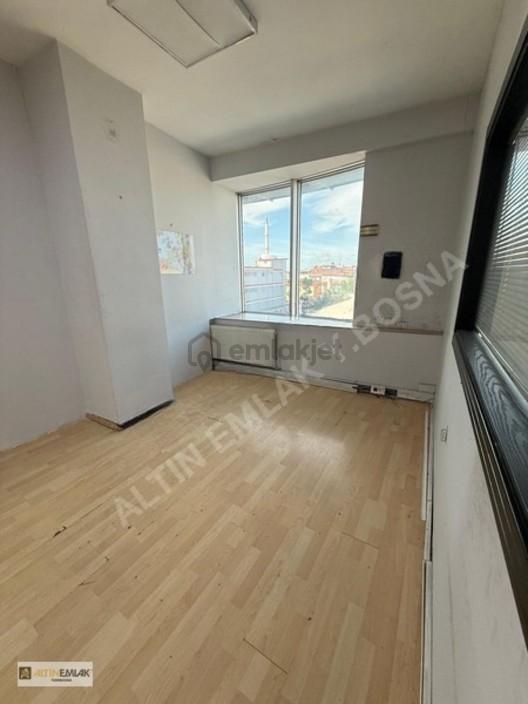 Yenibosna Cadde Üzeri Plazada 400 M2 Ofis İmalat - 22