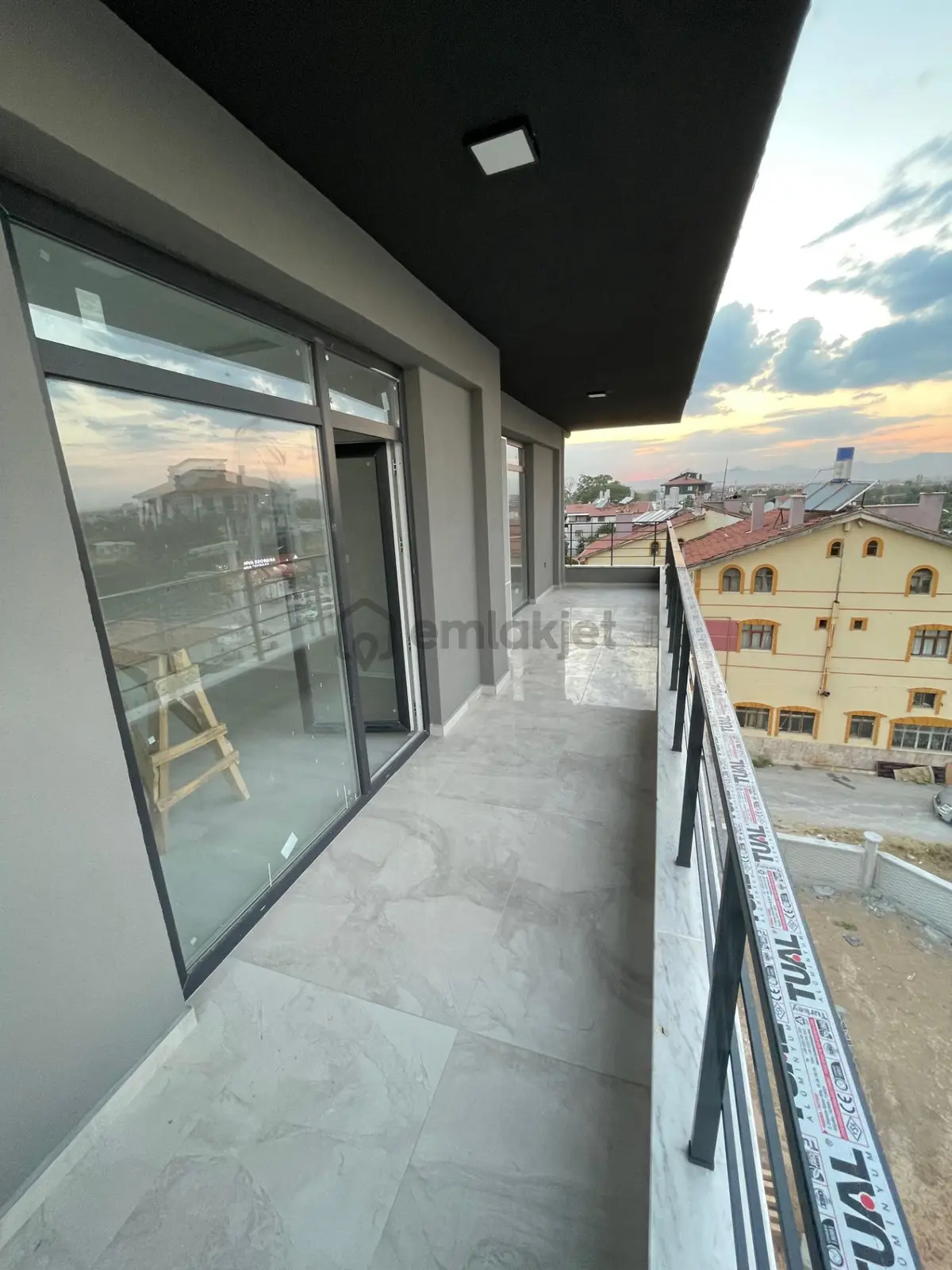 Sahibinden Hkm Yapı Mühendislikten Satılık Depolu Geniş 3+1 Daire - 7
