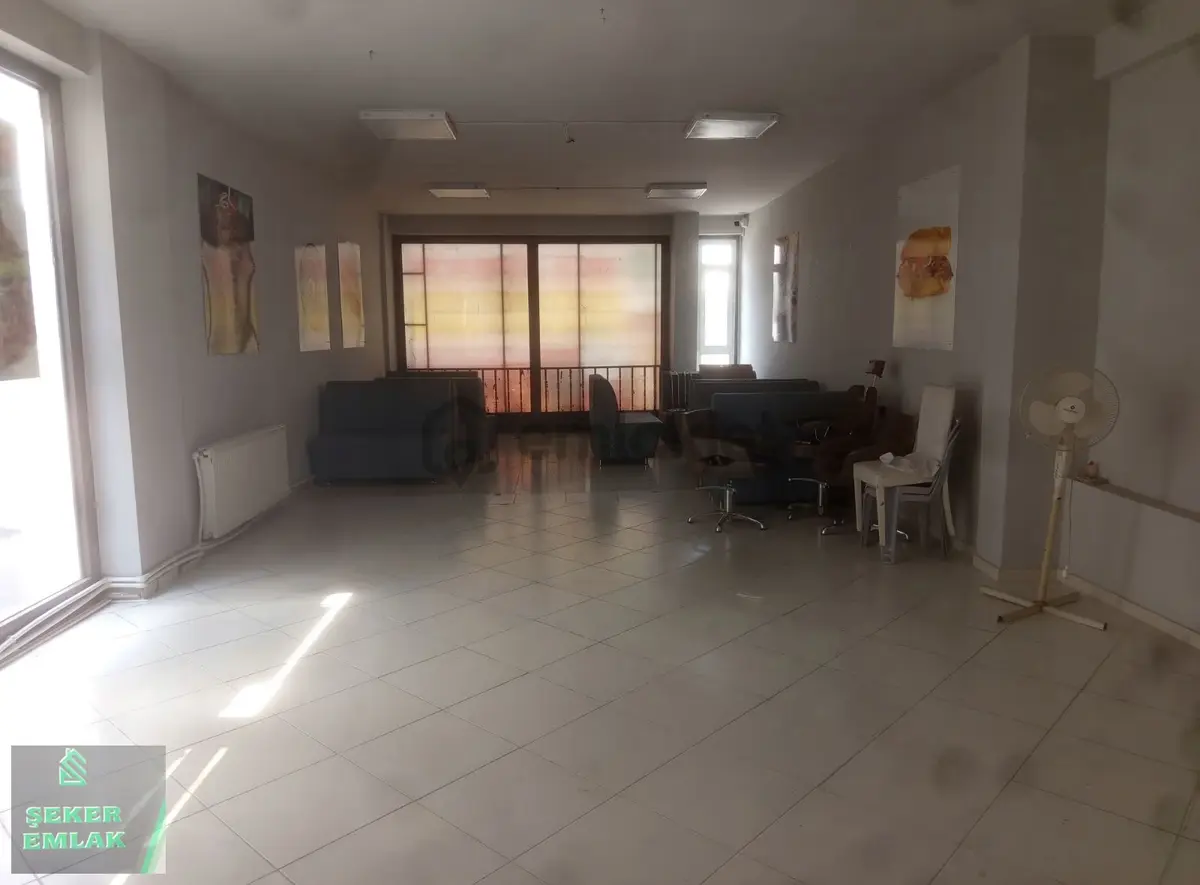Ahimesut Bulvarı Üzerinde Devren Kiralık Dükkan - 6