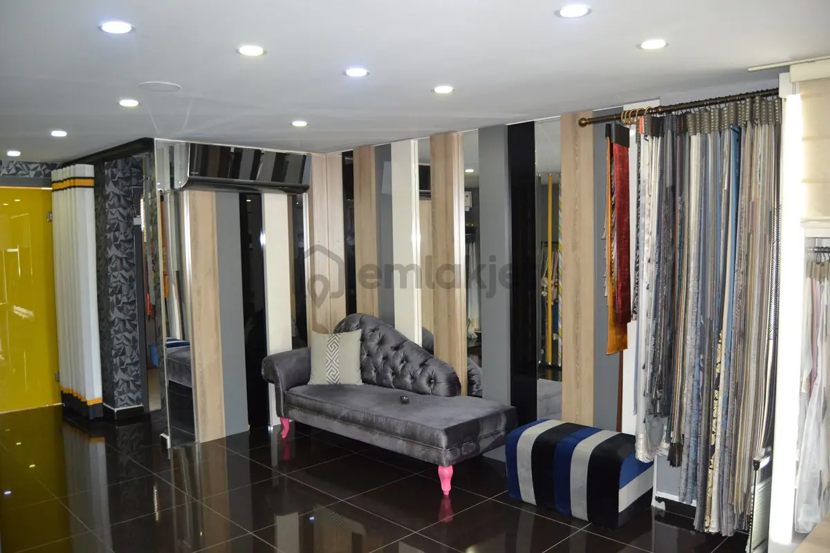 Perge Bulvarı'nda Devren Kiralık 3 Katlı Perde Mağazası