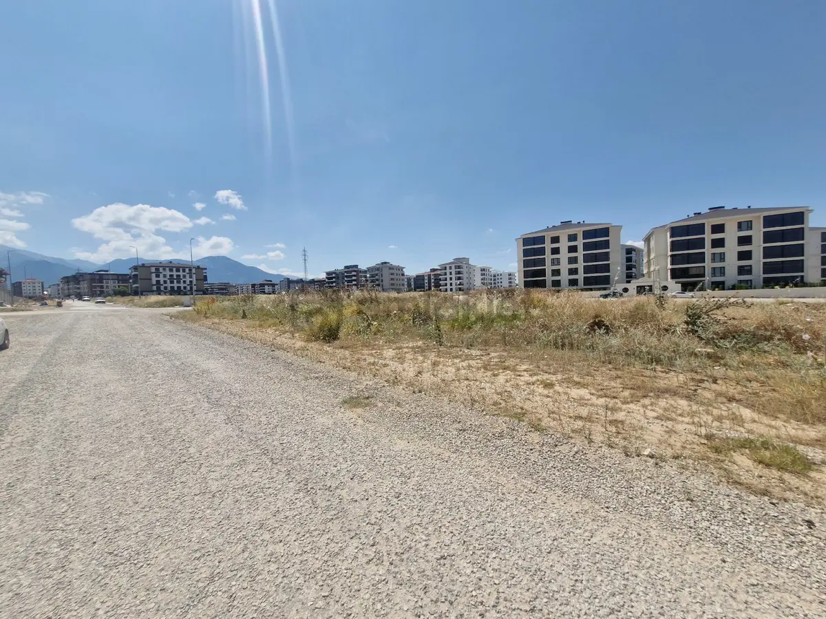 Landex'ten Yenişafak Ferhatlar Altı Köşe Parsel 500 M²| B+4 0,25 - 4