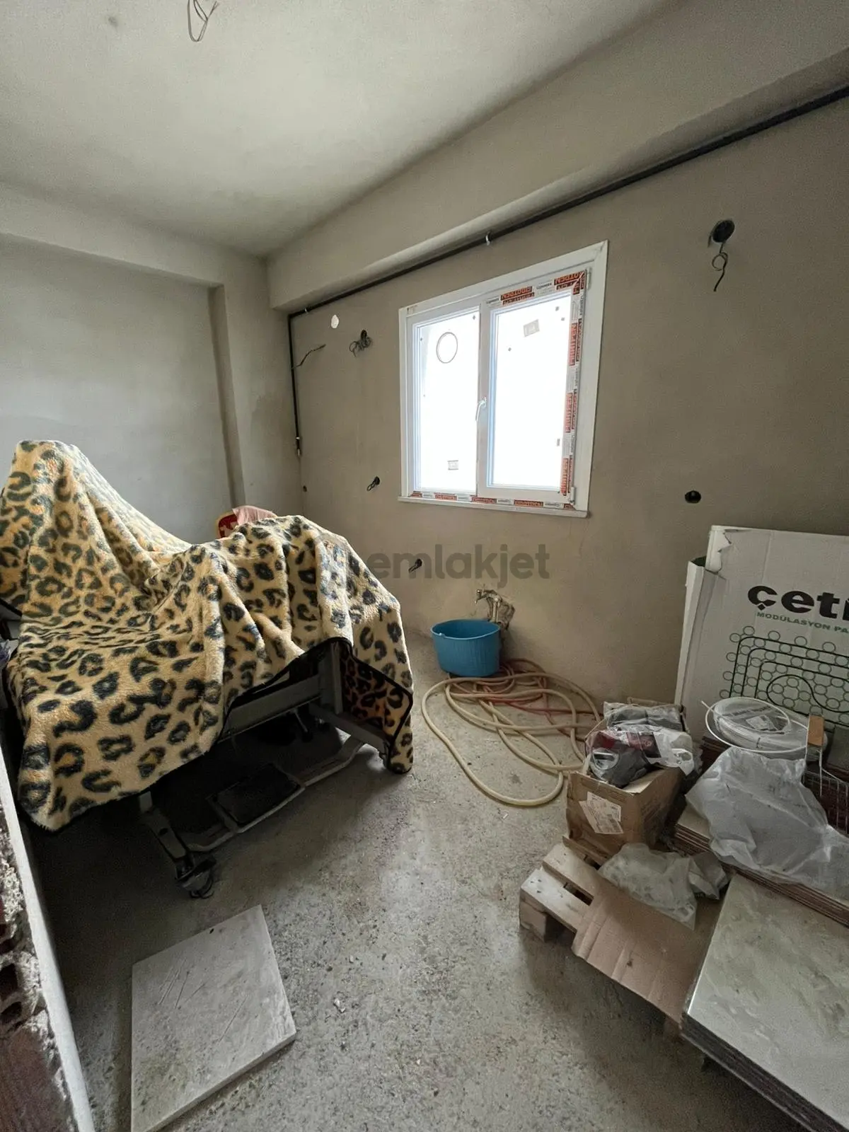 Bahçeli 3 Katlı Satılık Müstakil Bina - 15