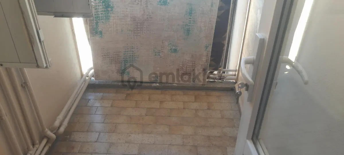 Kombili Ara Kat Balkonlu Satılık Daire - 30