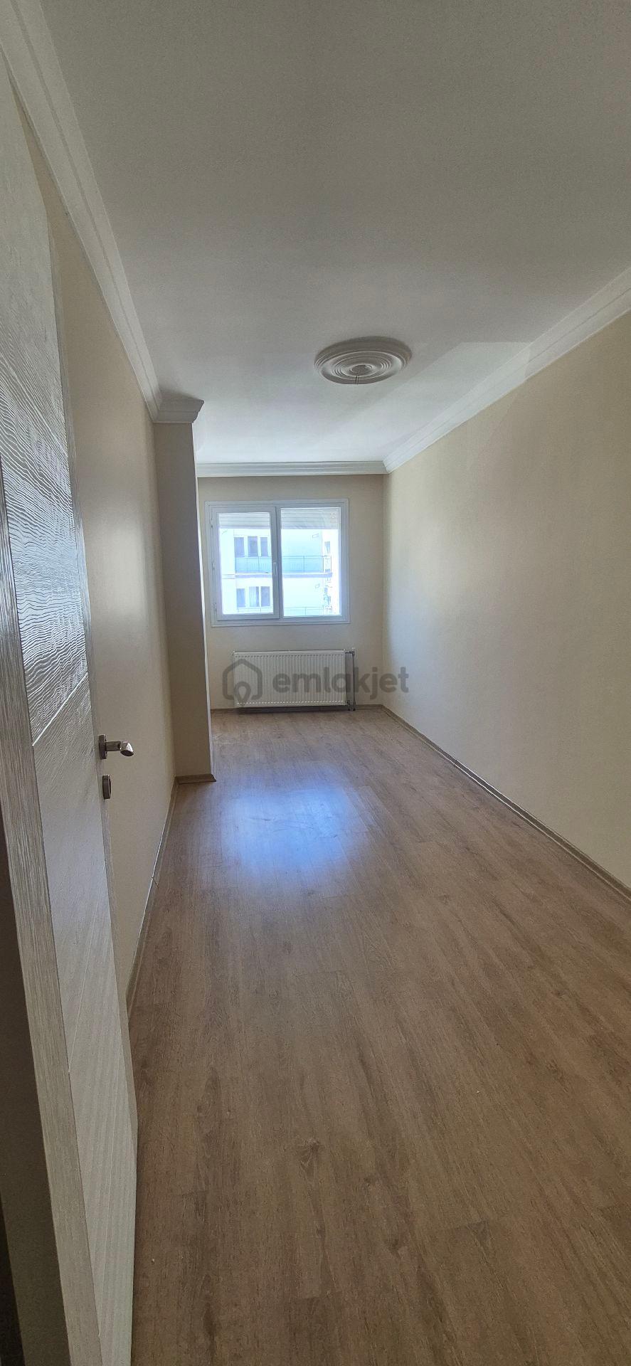 Bornova Da 3+1 Kiralık Geniş Daire - 12
