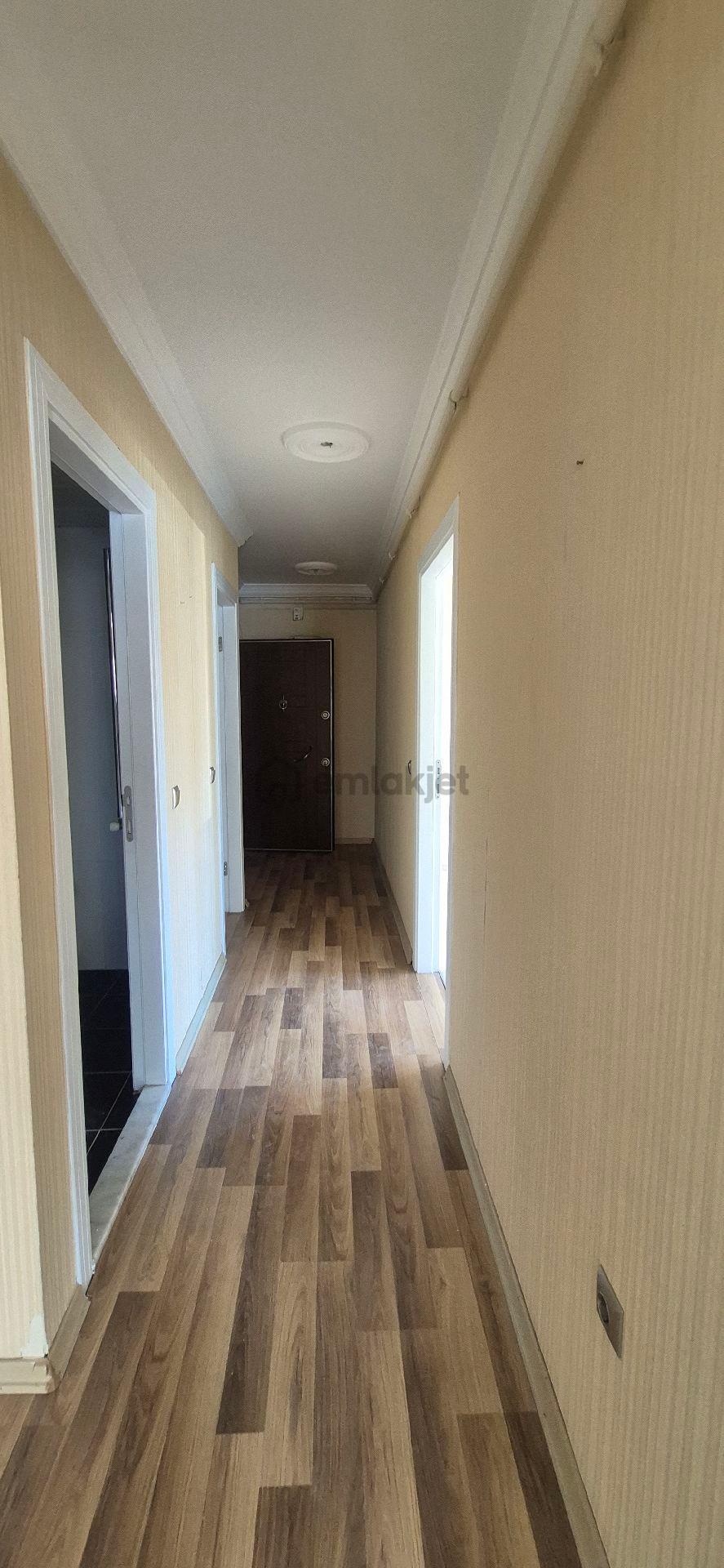 Bornova Da 3+1 Kiralık Geniş Daire - 14