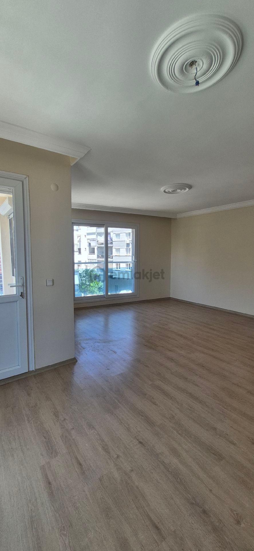 Bornova Da 3+1 Kiralık Geniş Daire - 19