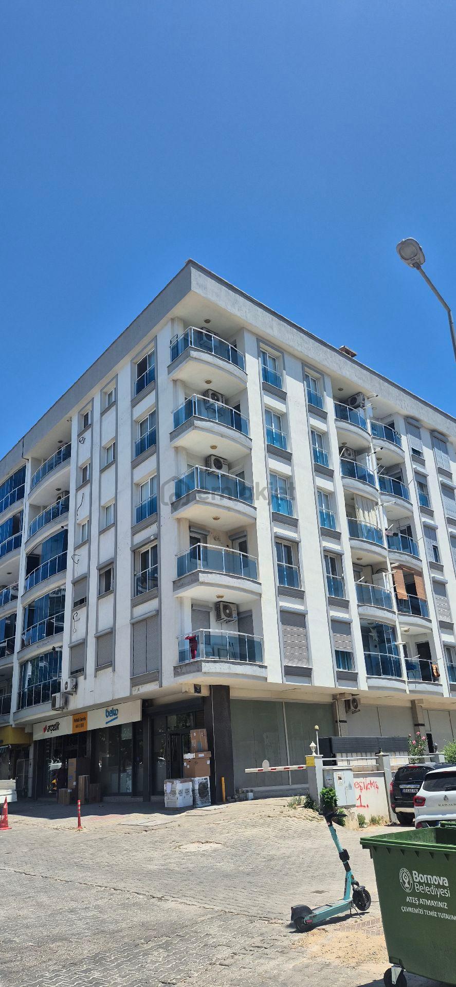 Bornova Da 3+1 Kiralık Geniş Daire