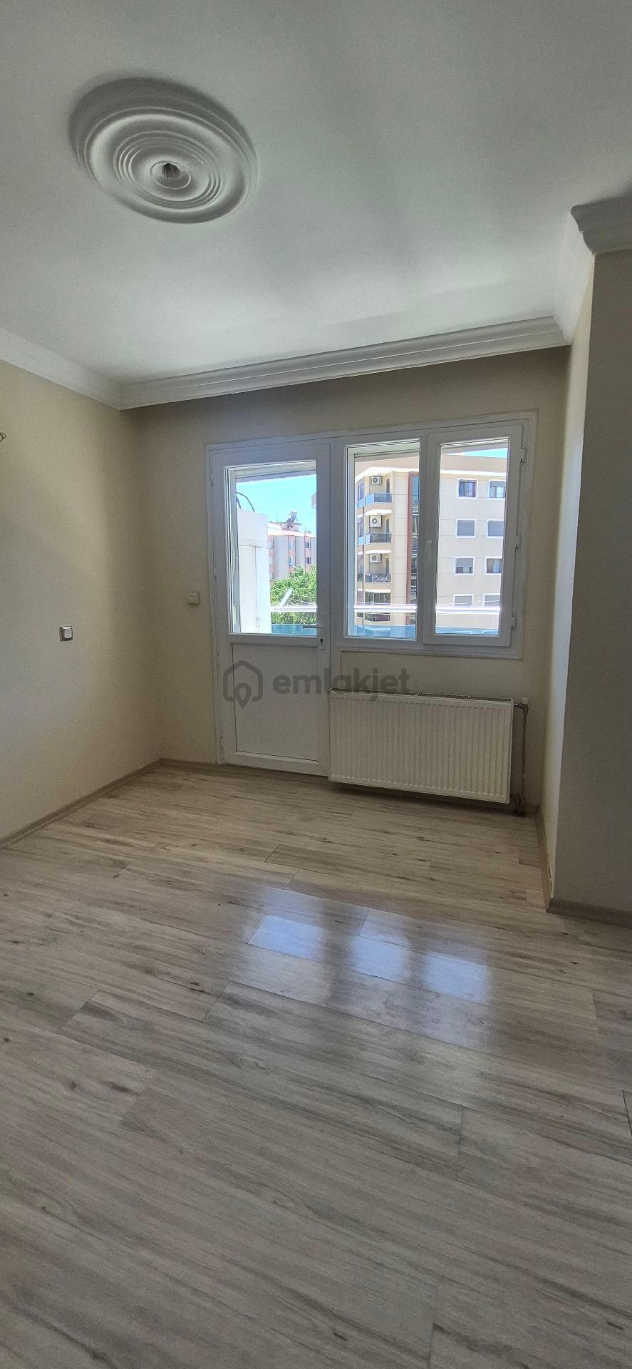 Bornova Da 3+1 Kiralık Geniş Daire - 9