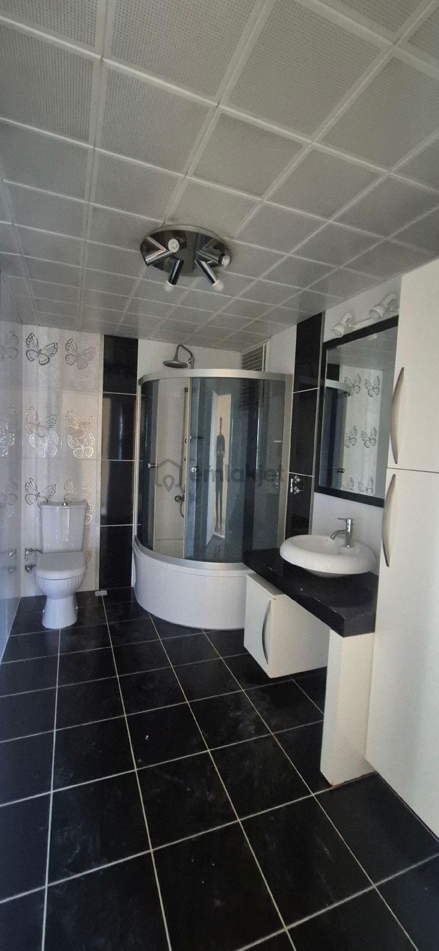 Bornova Da 3+1 Kiralık Geniş Daire - 23