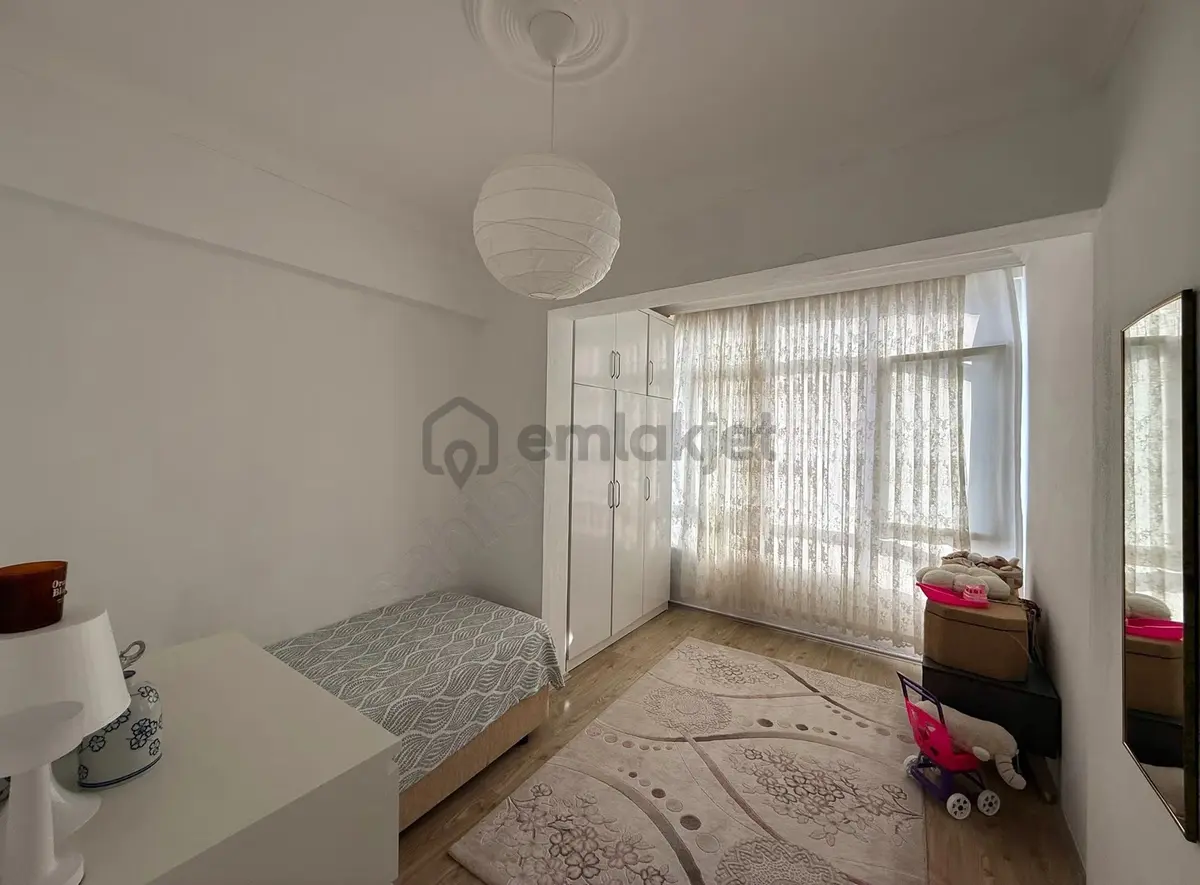 Şehir Merkezinde Bakımlı 2+1 Ayrı Mutfaklı Satılık Daire - 9