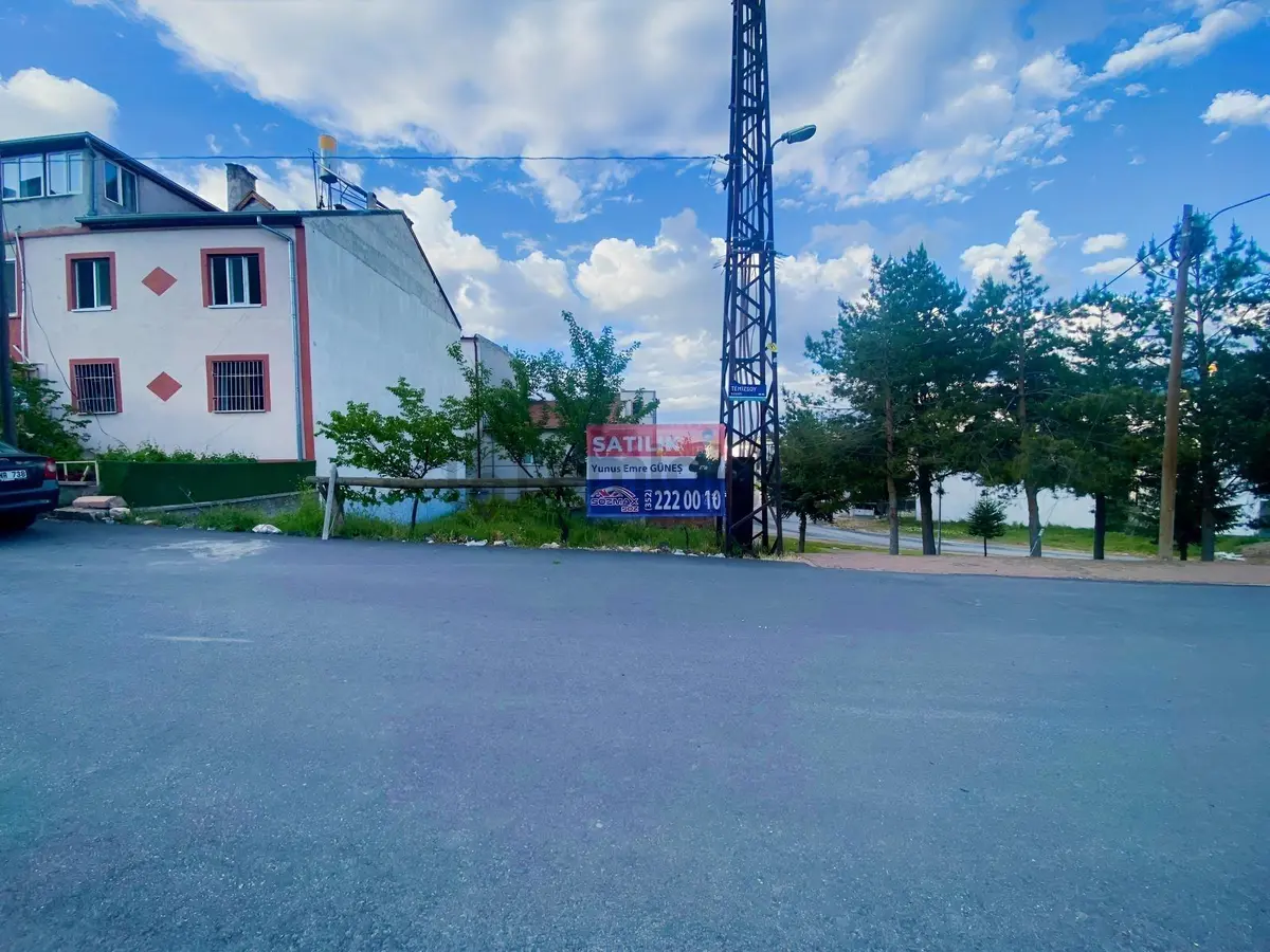 Acil Satılık..! - 247 M2 - Köşe Parsel - Park Cepheli - Önü Açık - 13