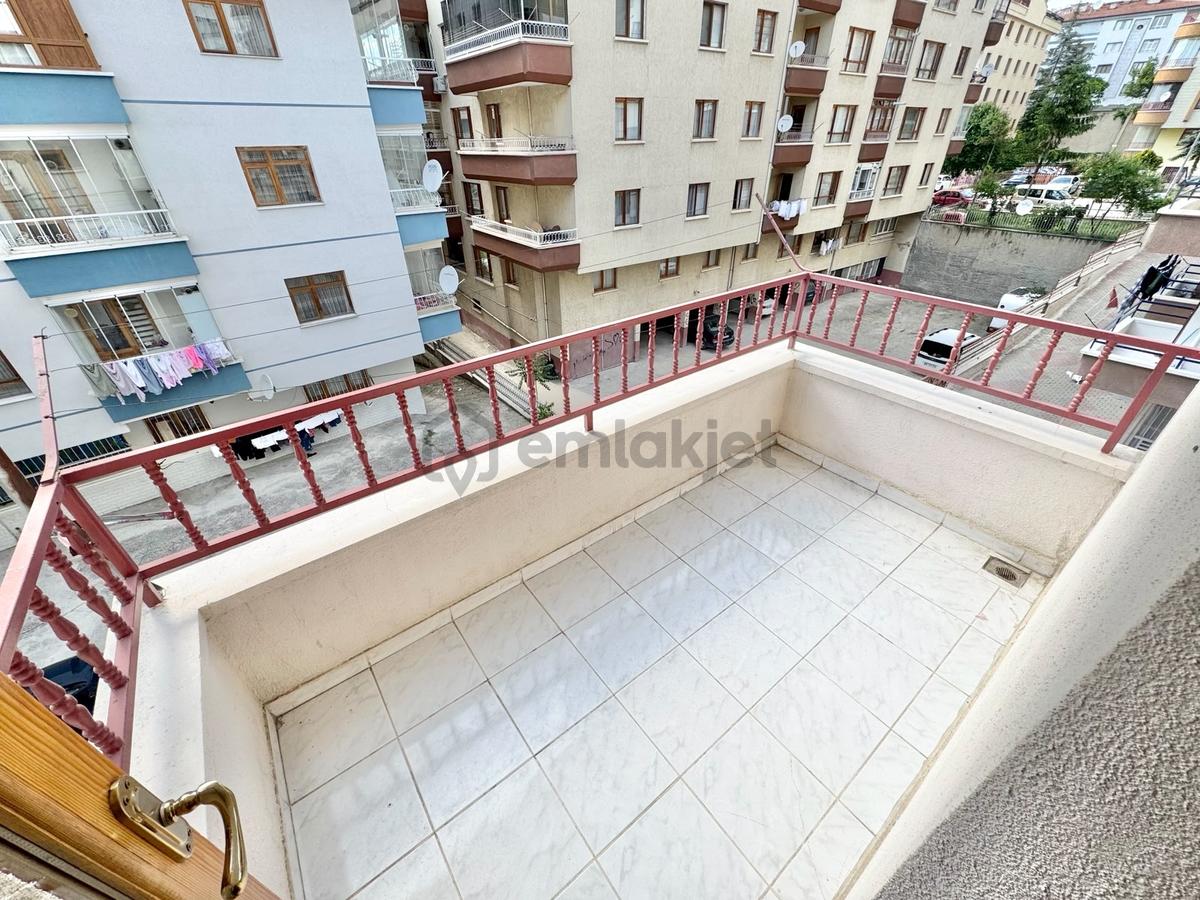 Bağlarbaşı'nda Satılık 3+1 Daire (10m2 Kilerli) - 20