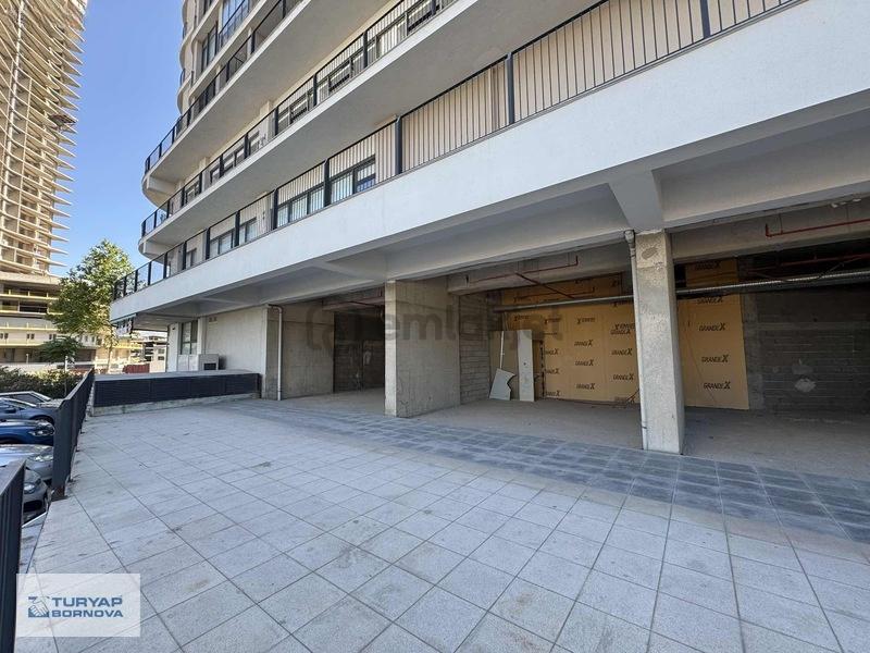 Modda Bulvar Satılık Yan Cephe Ticari Dükkan - 21