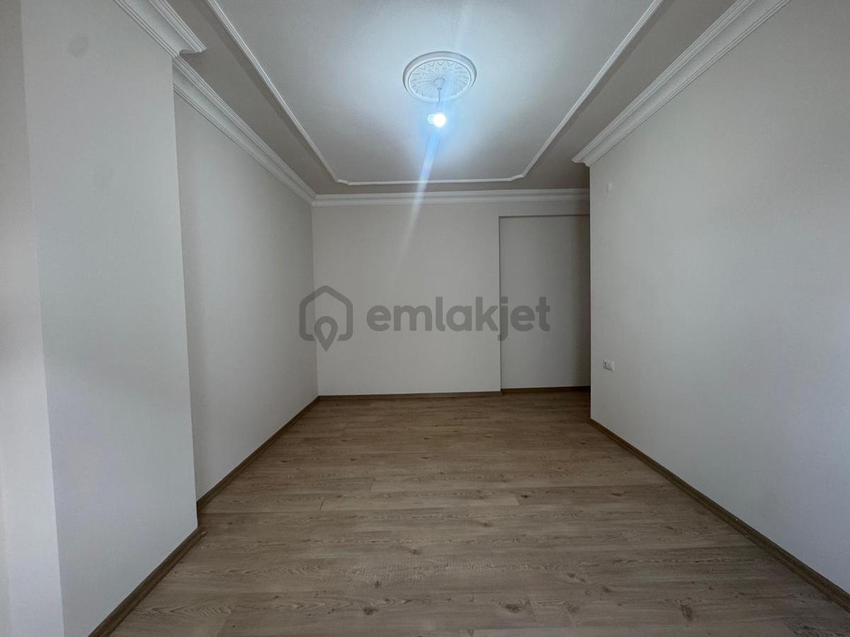 A K Mutludan Ünsalda Havuzlu Aile Sitesinde 3+1 Daire - 8