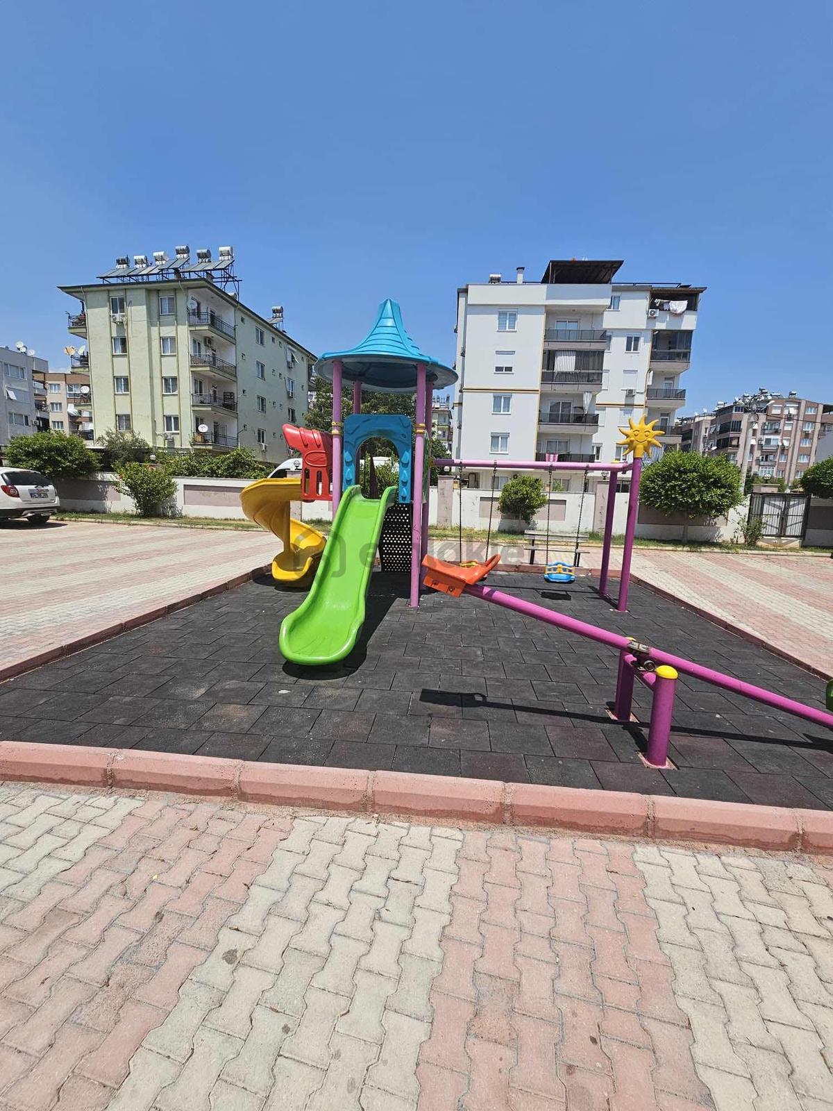 A K Mutludan Ünsalda Havuzlu Aile Sitesinde 3+1 Daire - 31