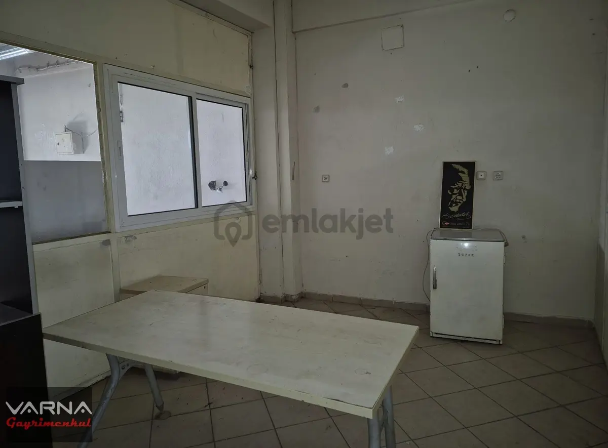 Gaziemir Sarnıç Mağaza Dükkan 170 M2 - 9