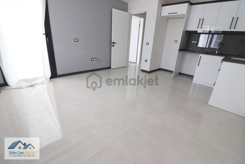 Efeler Mahallesinde Ara Katta Kiralık 2+1 Daire - 12