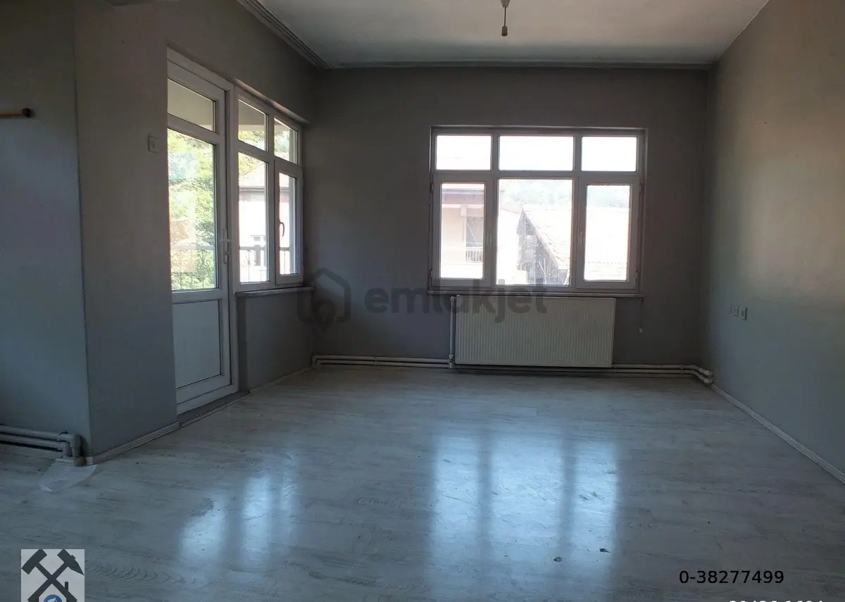 Aziziye Cad.üzerinde Kiralık 2+1 Daire - 4