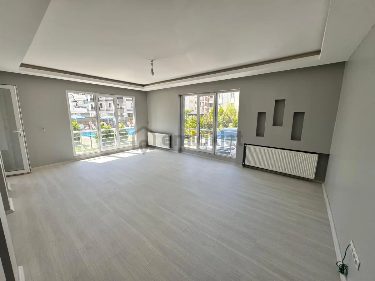 Umut Emlak'tan Neba Bahçe Sitesinde Satılık Daire - 8