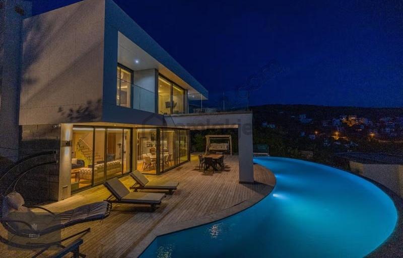 Gündoğan'da Deniz Manzaralı, Lüks Kiralık Villa - 22