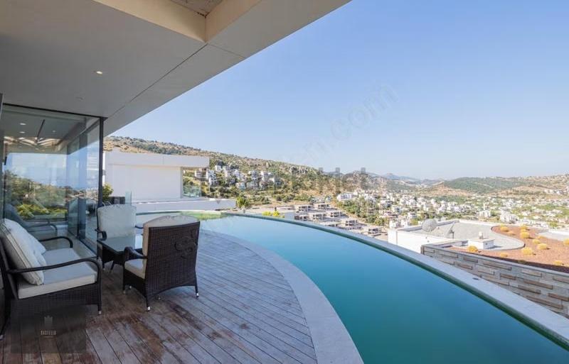 Gündoğan'da Deniz Manzaralı, Lüks Kiralık Villa - 12