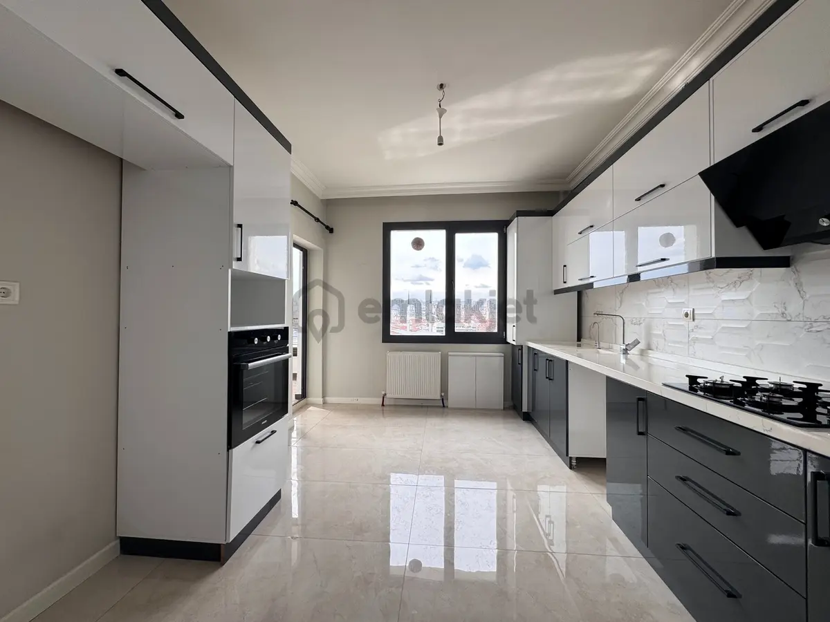 Göktaş'tan█ Protokol Yolu Yakını Site İçinde 4+1 K.garjlı Daire