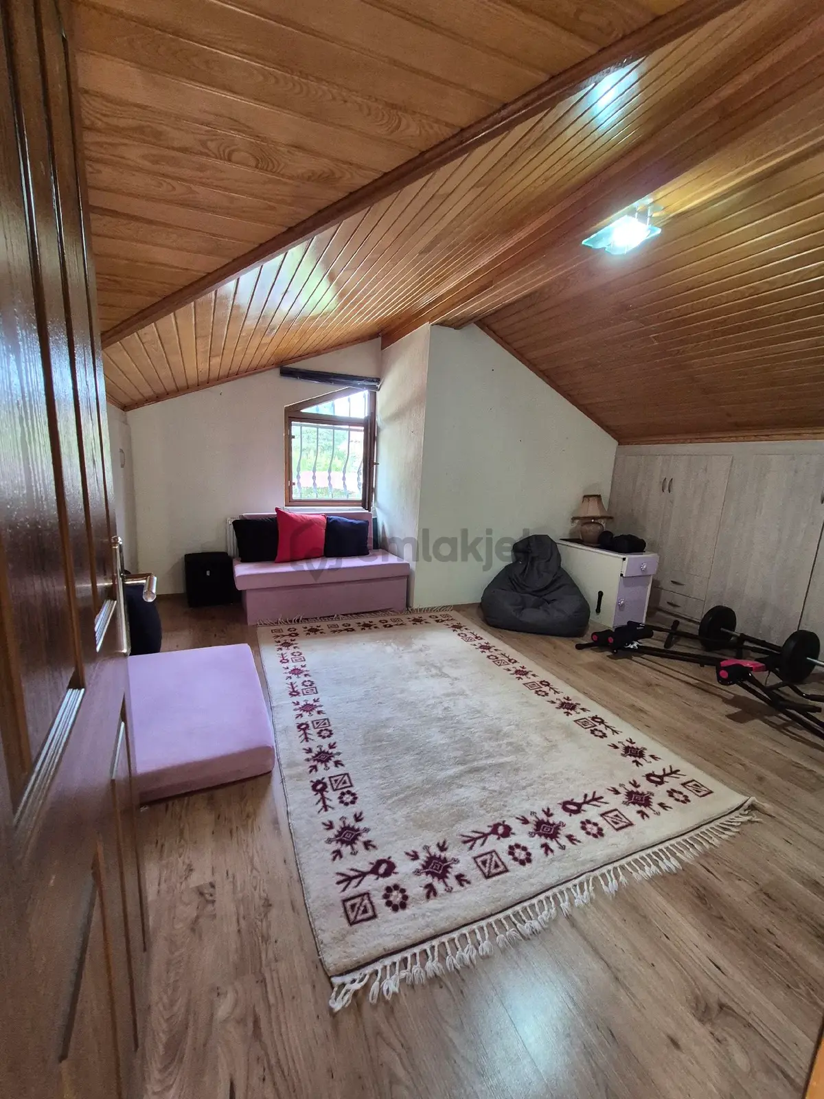 Isparta M.töngede Muhteşem 3 Katlı 4+1 Villa Merkezde Doğal Yaşam - 26